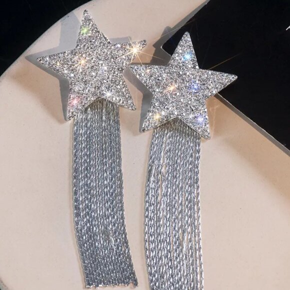 Glittery Star Stars Fringe Tassel Earrings Long Big Bling Holiday NWT Silver - Picture 1 of 2